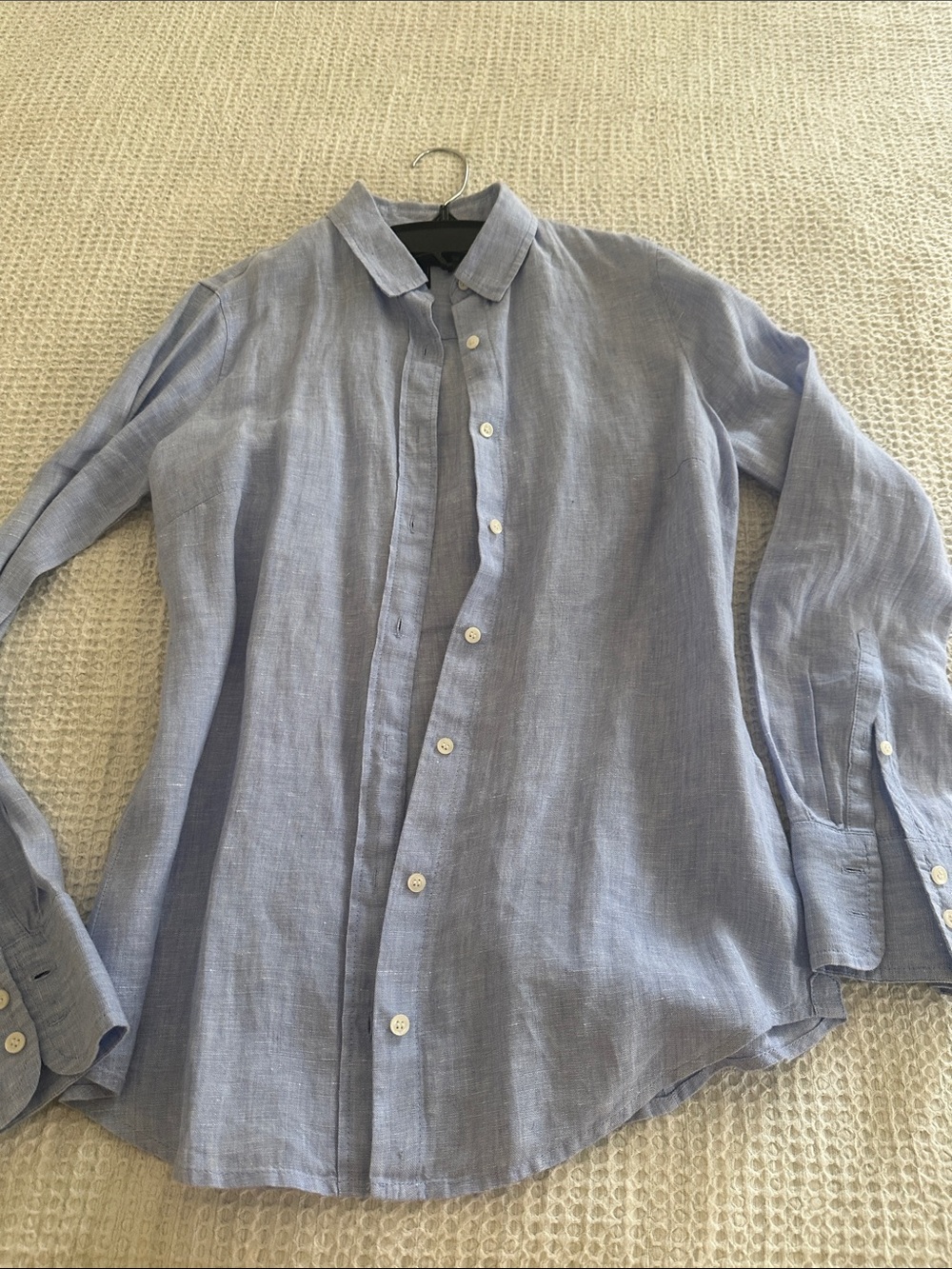 Women's Linen Button-Down Shirt - Light Blue